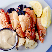 Load image into Gallery viewer, Large Stone Crab Claws Cracked
